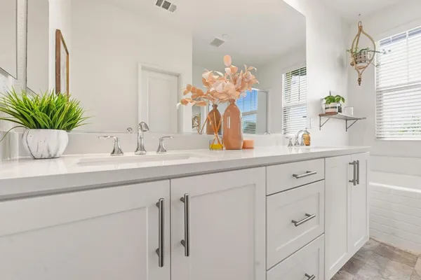 $795,500 | 1175 Via Lucero, Oceanside, CA 92056