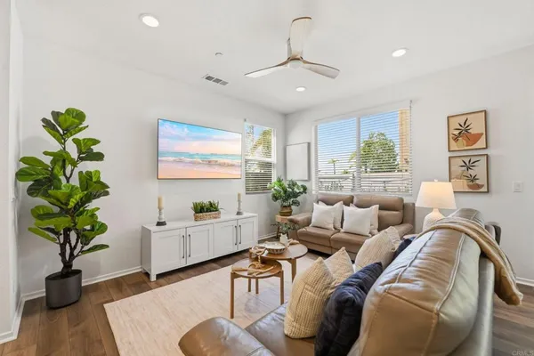 $795,500 | 1175 Via Lucero, Oceanside, CA 92056