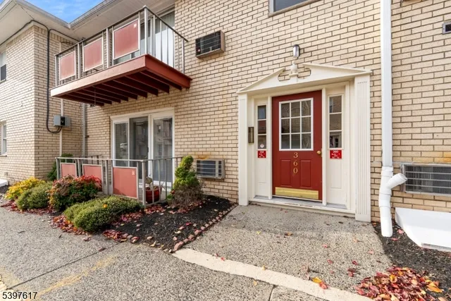 $2,400 | 360 Hoover Avenue, Unit 111, Bloomfield, NJ 07003