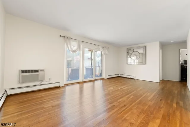 $2,400 | 360 Hoover Avenue, Unit 111, Bloomfield, NJ 07003