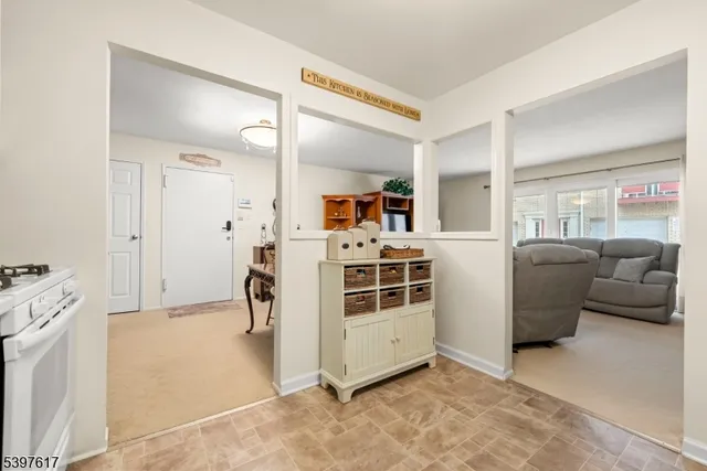 $2,400 | 360 Hoover Avenue, Unit 111, Bloomfield, NJ 07003