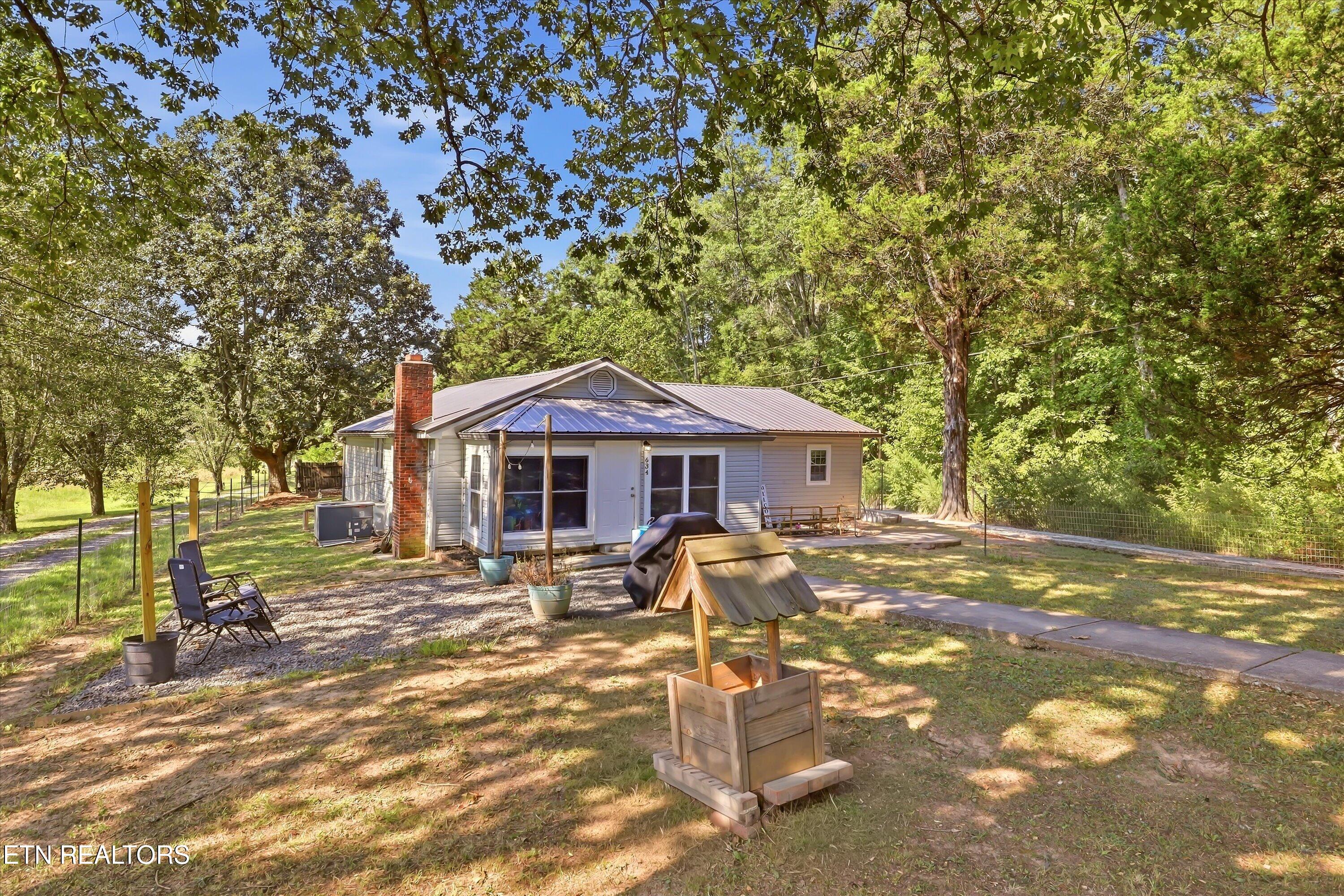634 Johnson Road Oliver Springs, TN 37840 - Photo 4 of 22 Home