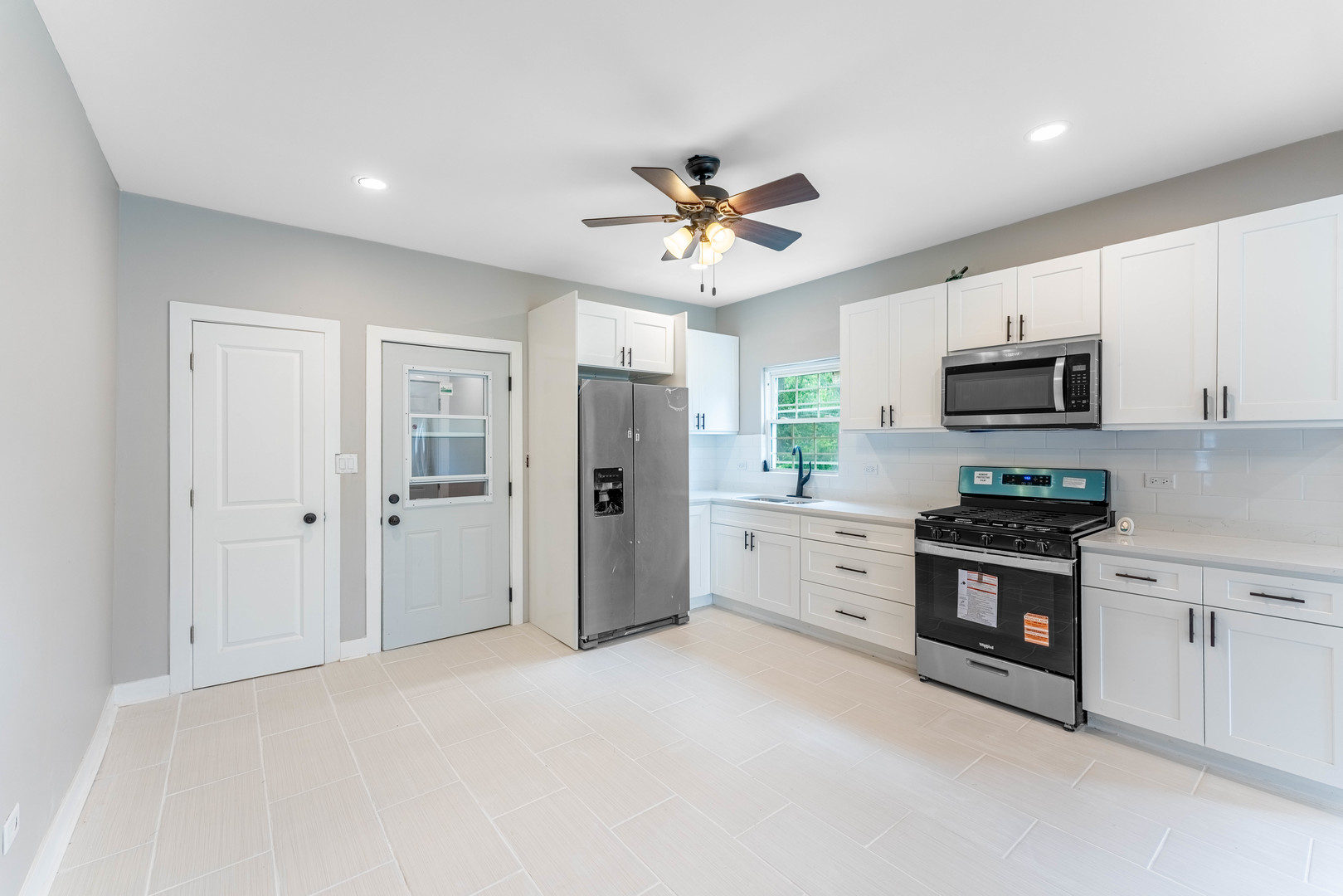 1076 East Maple Street Kankakee, IL 60901 - Photo 11 of 47