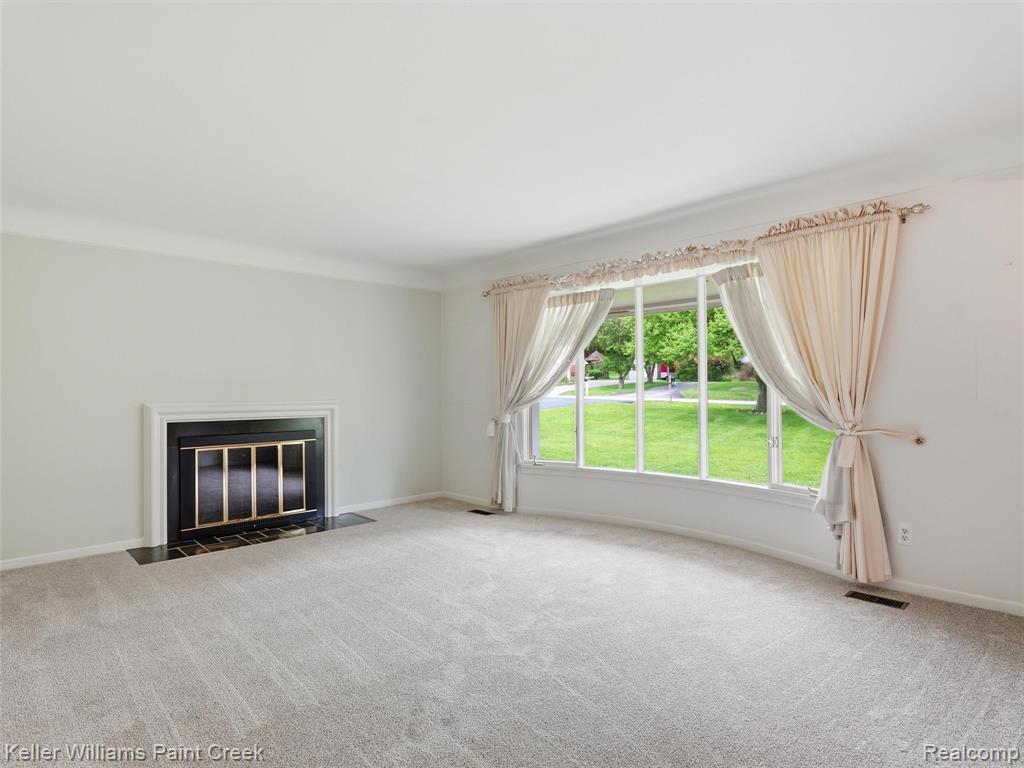 436 Broadleaf Drive Rochester, MI 48306 - Photo 11 of 41