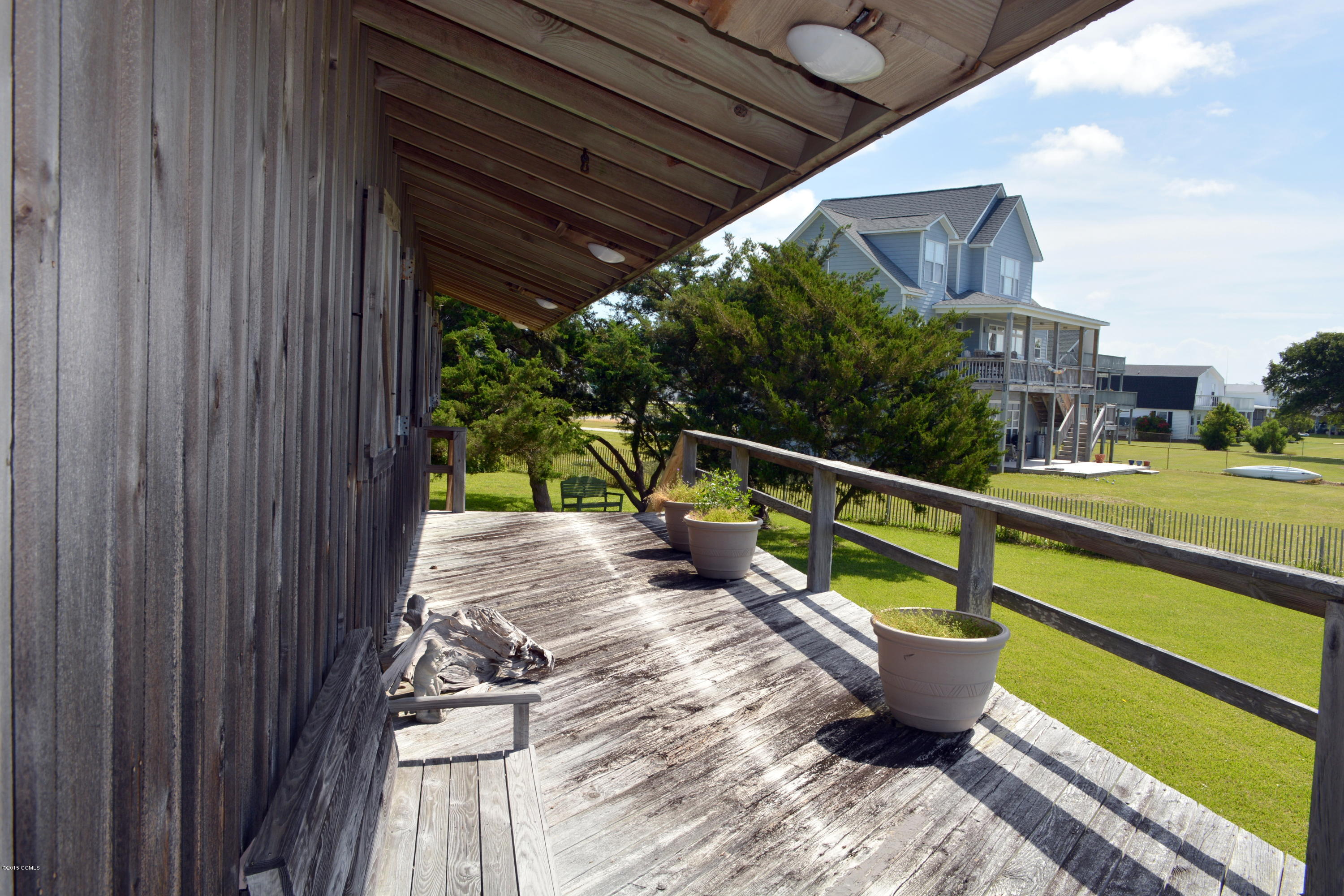 308 Harbour Point Road Beaufort, NC 28516 - Photo 7 of 28 Deck walkways around house