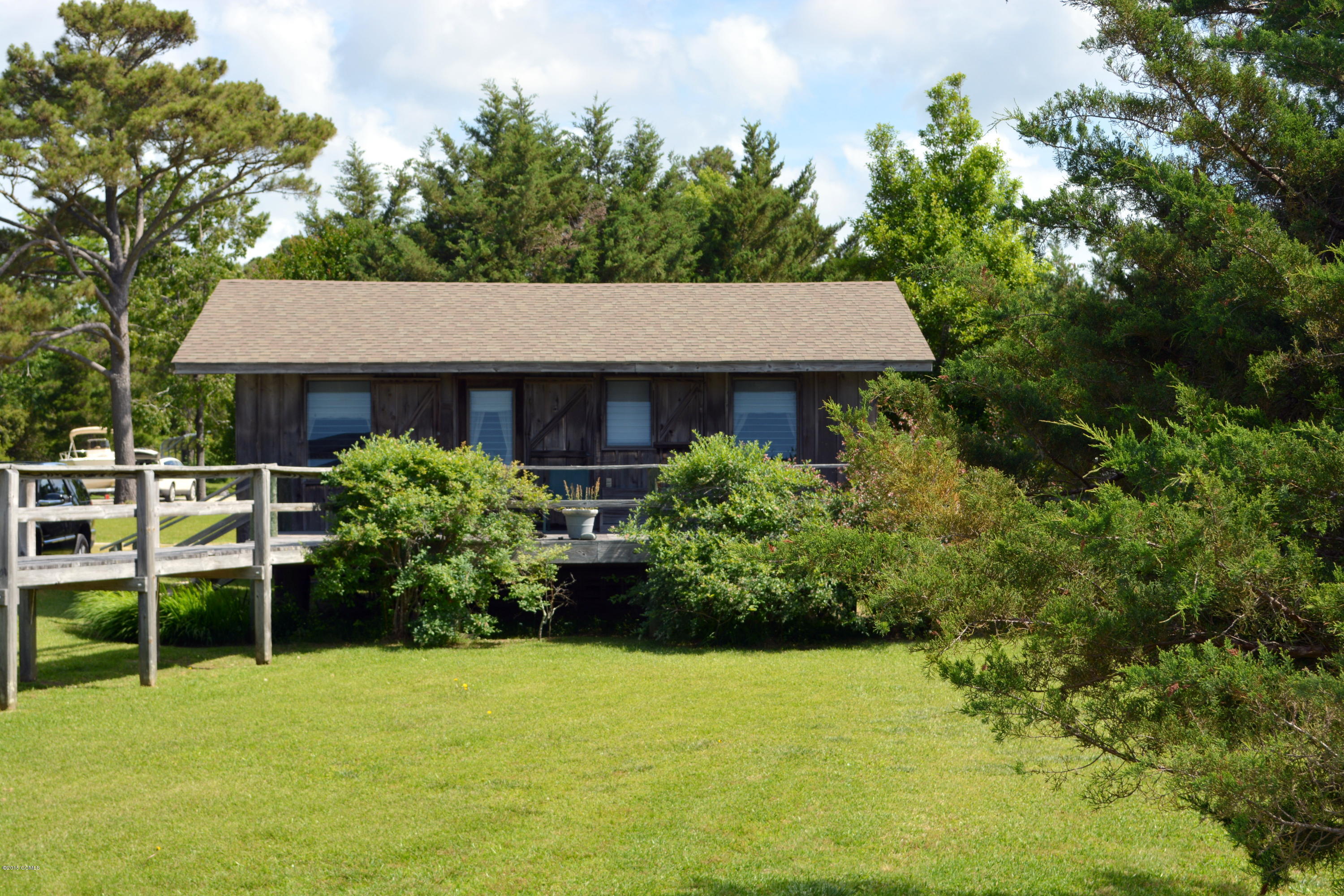 308 Harbour Point Road Beaufort, NC 28516 - Photo 9 of 28 Guest Cottage