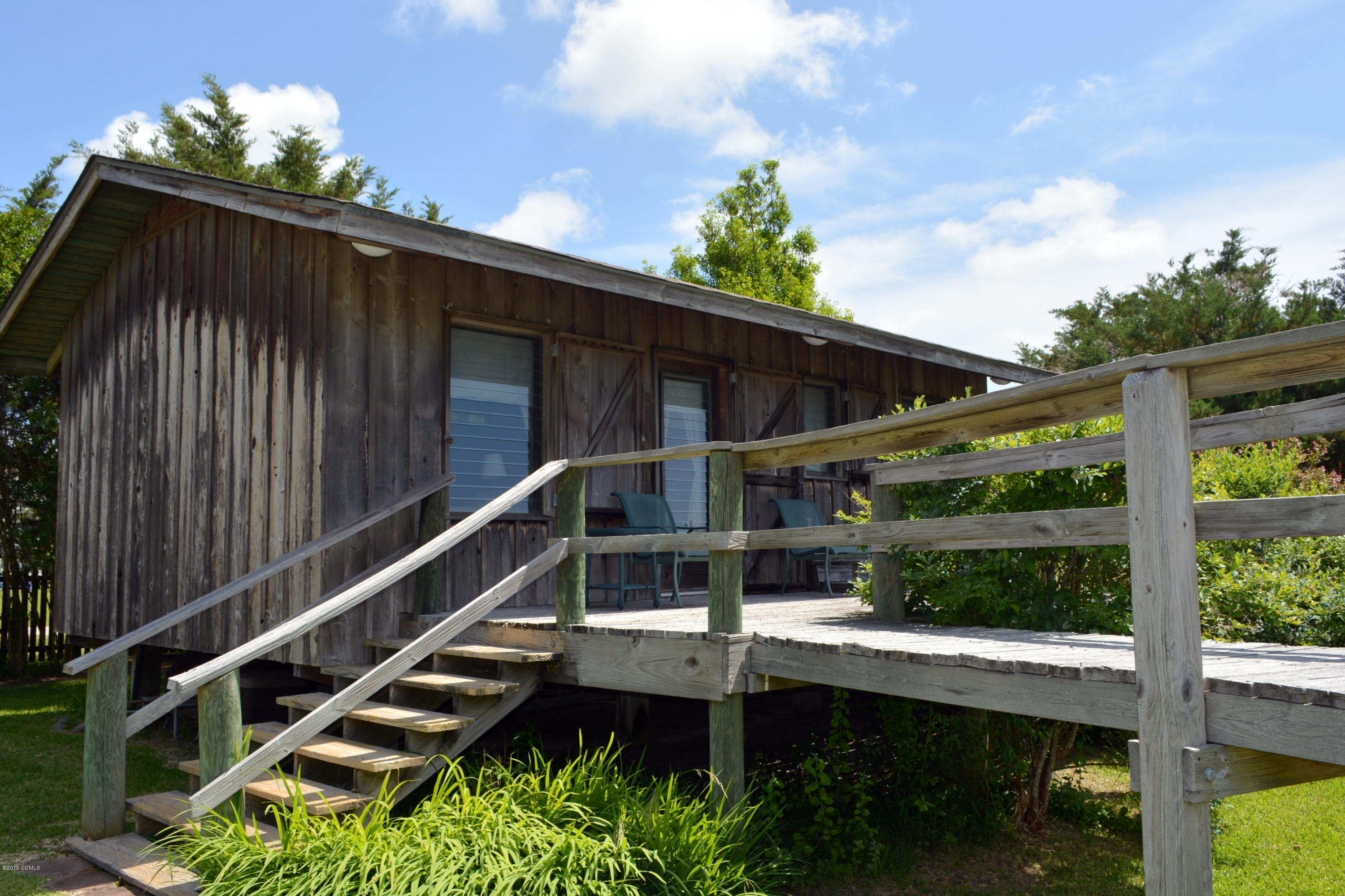 308 Harbour Point Road Beaufort, NC 28516 - Photo 10 of 28 One Bedroom Cottage with kitchen and bath