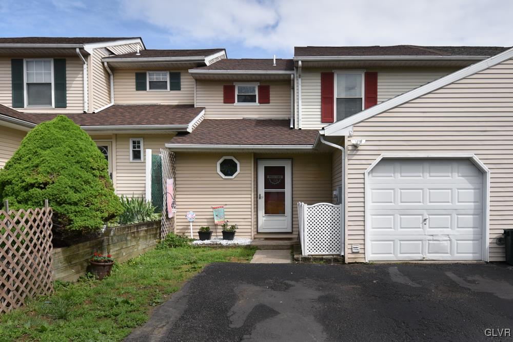 790 Briarstone Road Bethlehem, PA 18017 - Photo 1 of 40 Gallery Image 1
