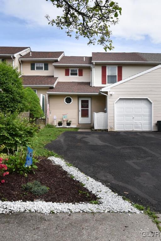790 Briarstone Road Bethlehem, PA 18017 - Photo 3 of 40 Gallery Image 3