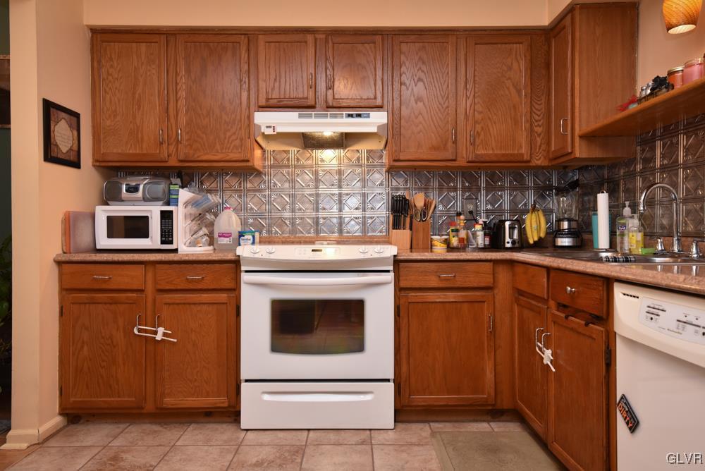 790 Briarstone Road Bethlehem, PA 18017 - Photo 8 of 40 Gallery Image 8
