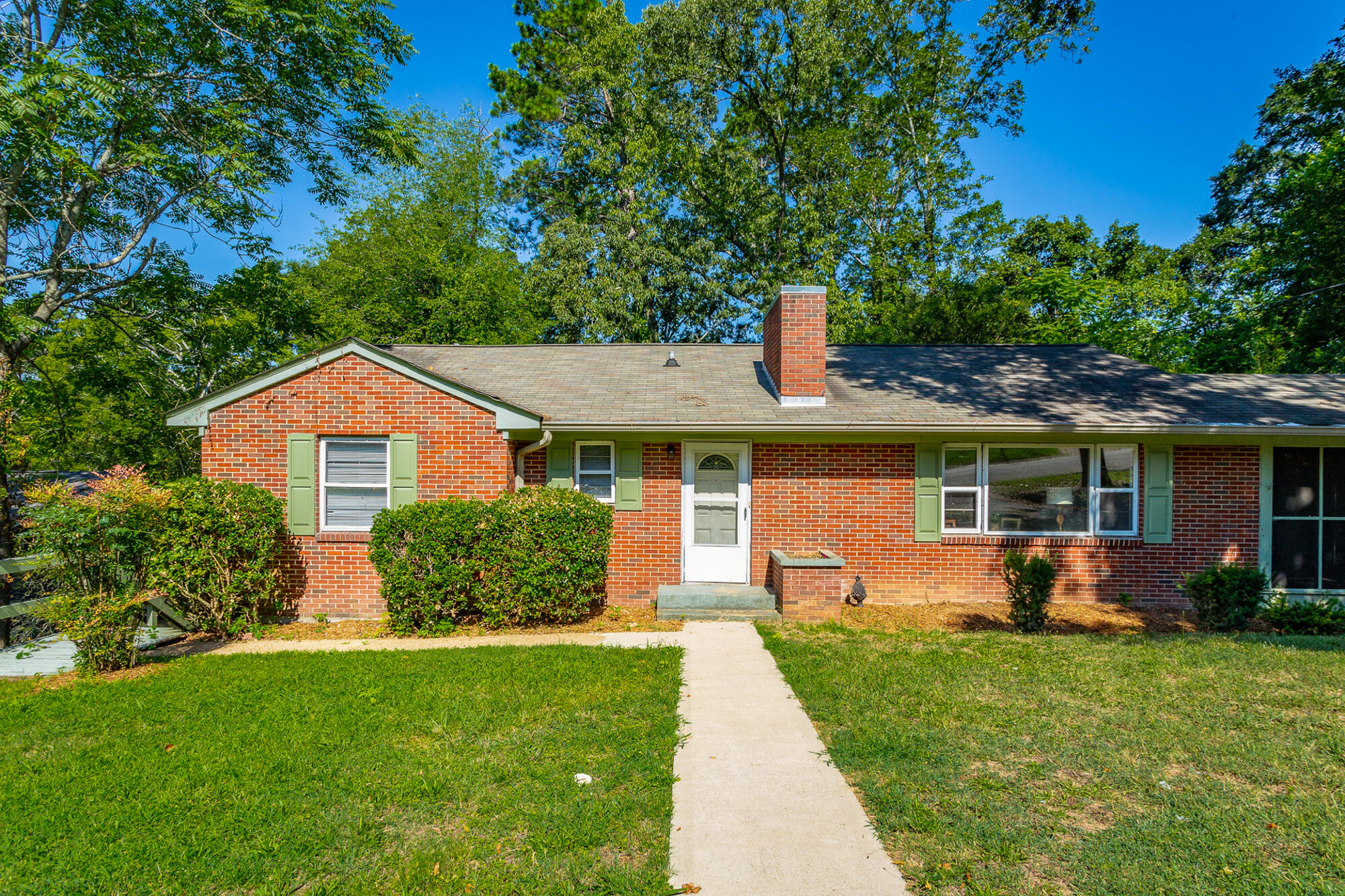 211 Booth Road Chattanooga, TN 37411 - Photo 1 of 39 211 Booth Road - Chattanooga