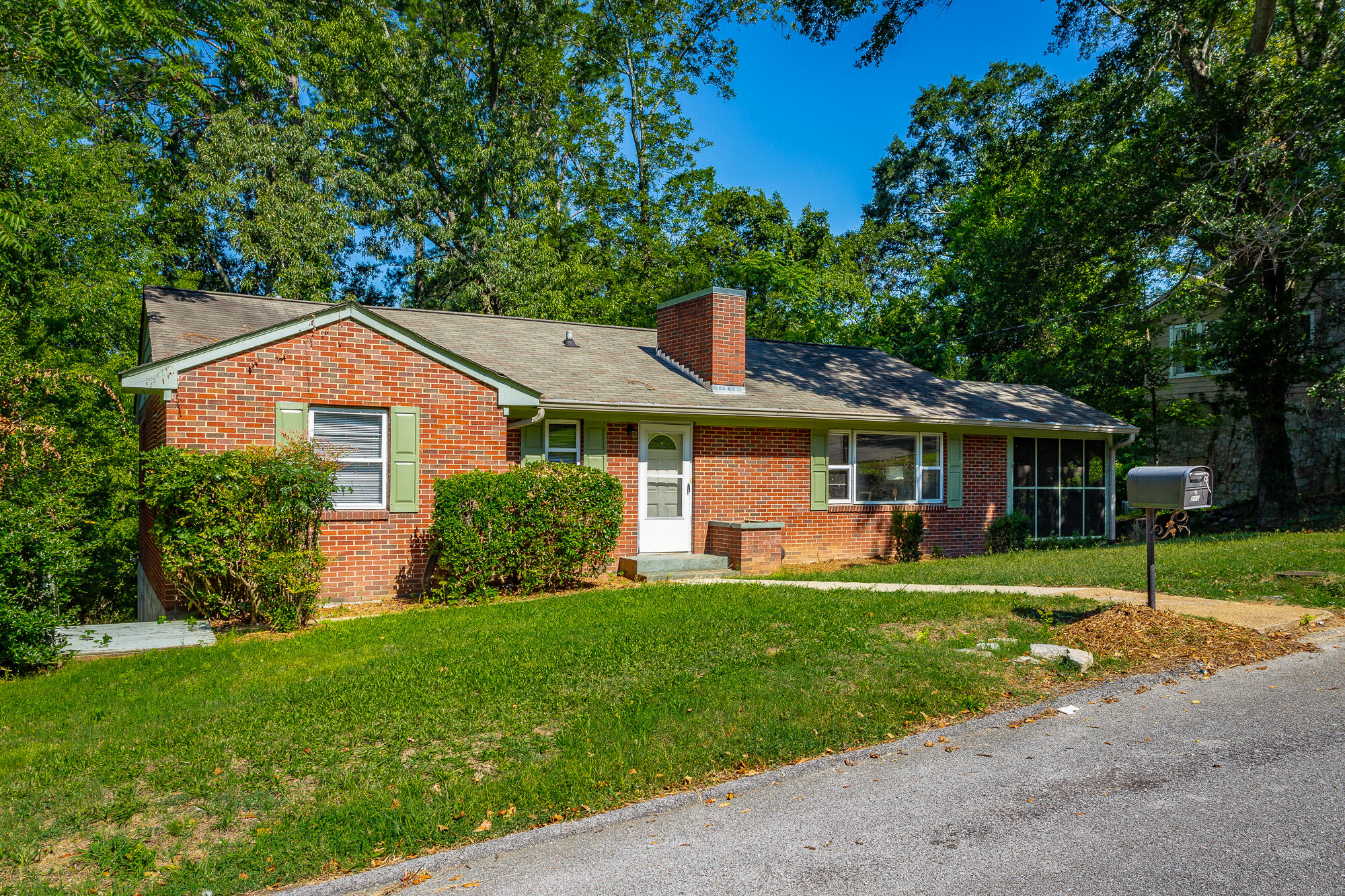 211 Booth Road Chattanooga, TN 37411 - Photo 2 of 39 211 Booth Road - Chattanooga