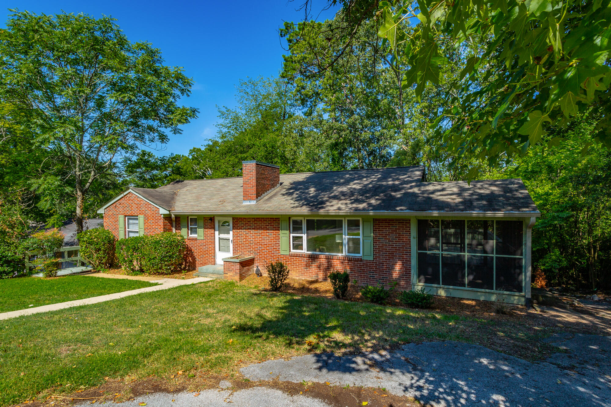 211 Booth Road Chattanooga, TN 37411 - Photo 5 of 39 211 Booth Road - Chattanooga