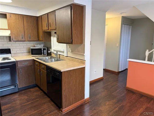 $169,900 | 4176 B Burningtree Road, Clay, NY 13090