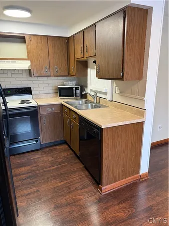 $169,900 | 4176 B Burningtree Road, Clay, NY 13090
