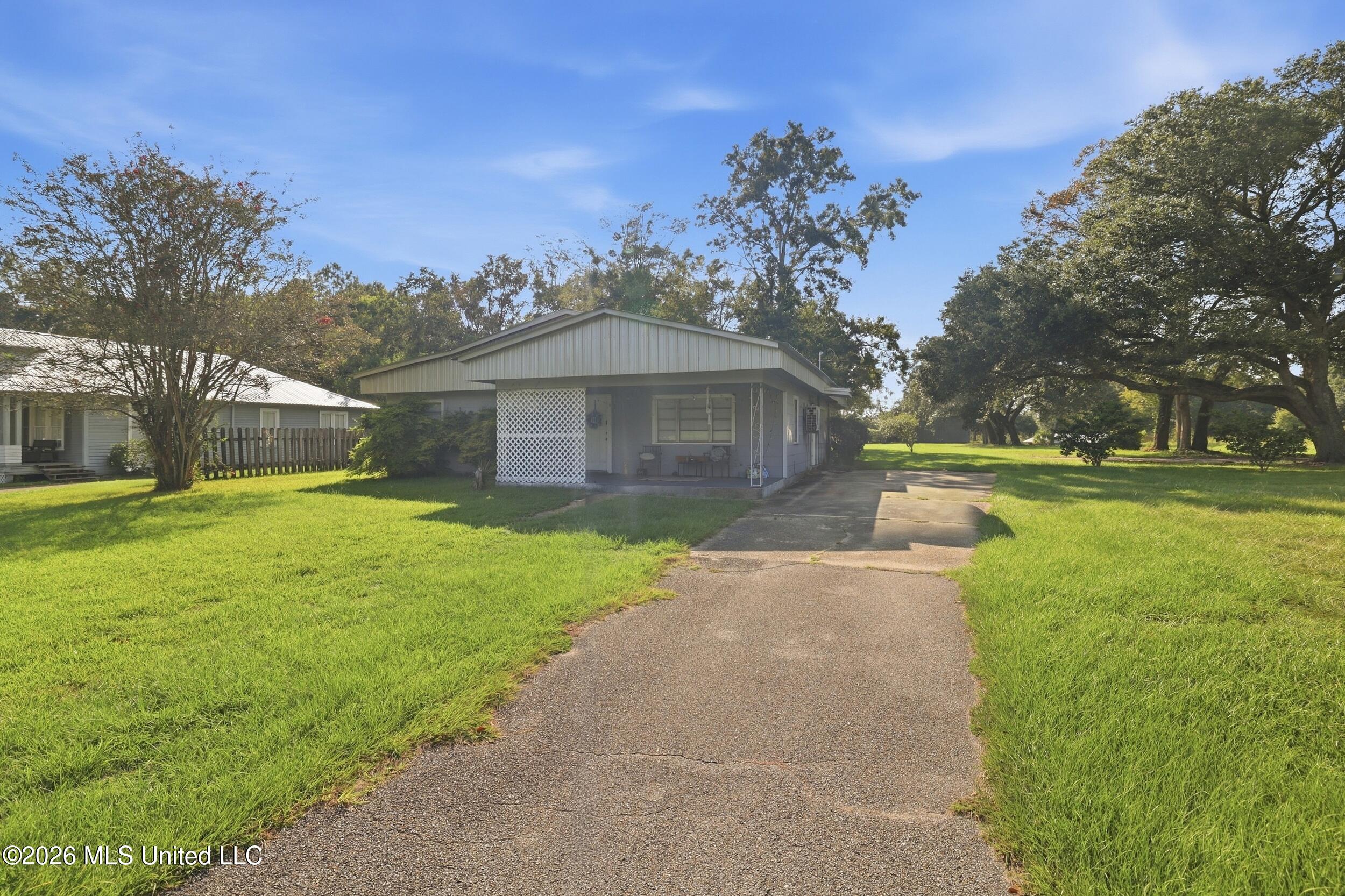 12193 Shorecrest Road, Unit A B Biloxi, MS 39532 - Photo 23 of 38 3_r6__1040
