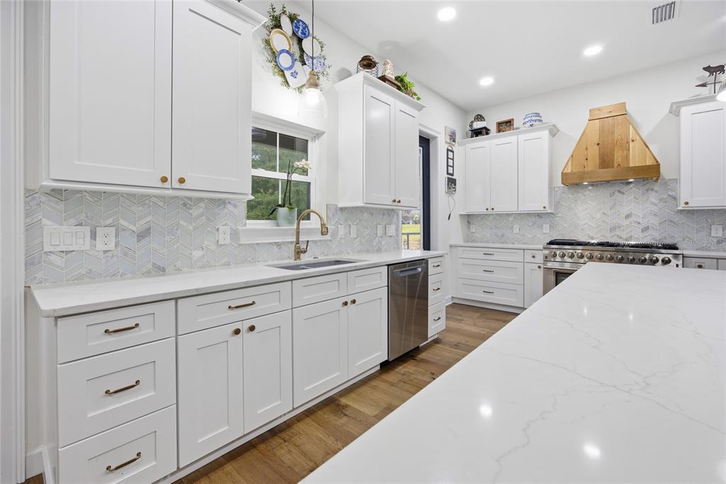 12052 Southeast 101st Court Road Belleview, FL 34420 - Photo 14 of 74