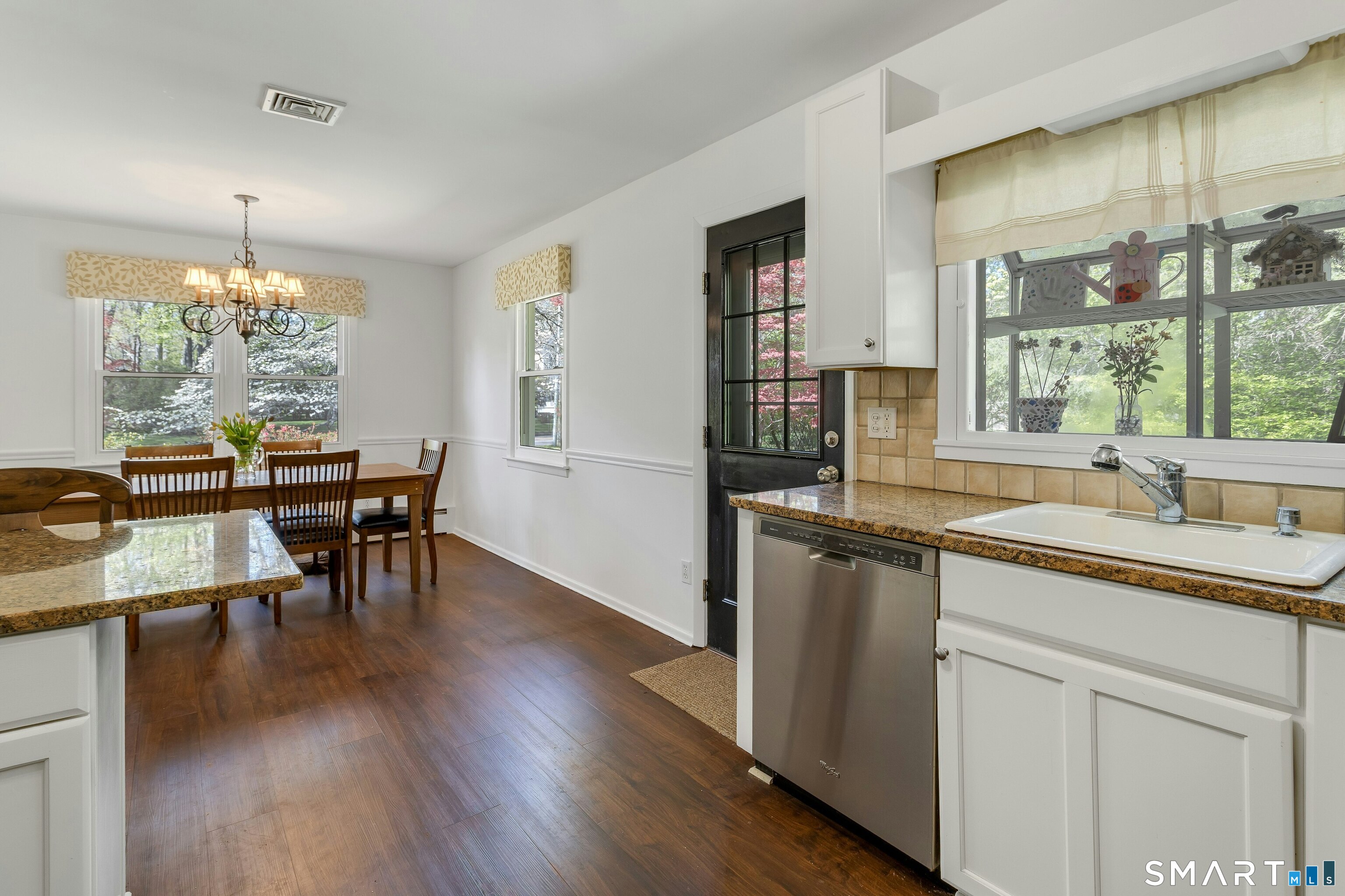 59 Westwood Road Stamford, CT 06902 - Photo 13 of 23