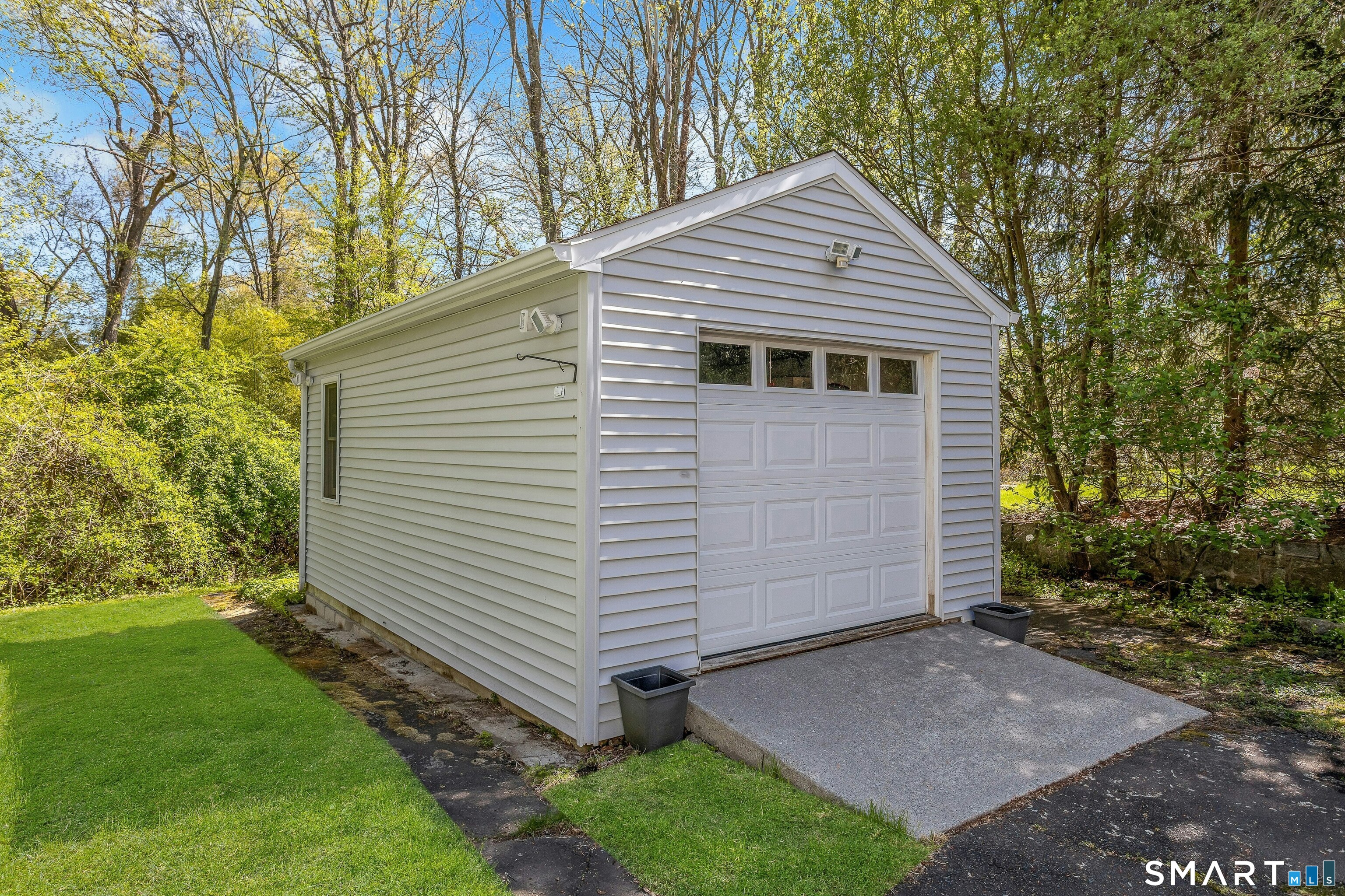59 Westwood Road Stamford, CT 06902 - Photo 7 of 23