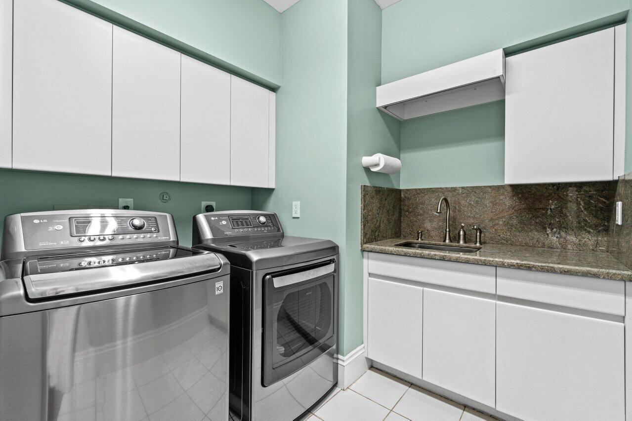 6199 Northwest 31st Court Boca Raton, FL 33496 - Photo 22 of 55 Laundry