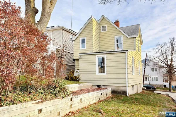 $2,600 | 105 Summit Avenue, Unit 1, Garfield, NJ 07026