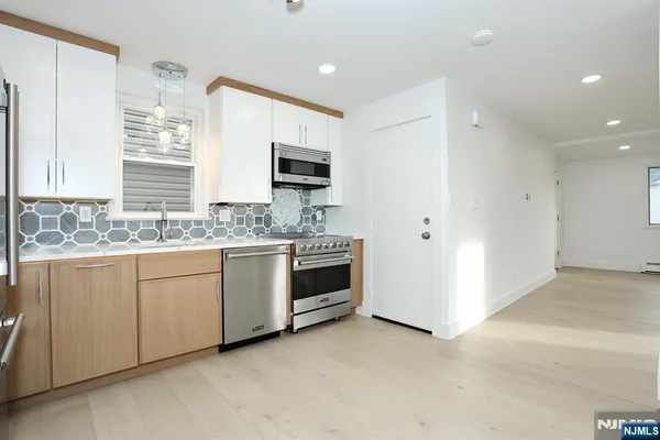 $2,600 | 105 Summit Avenue, Unit 1, Garfield, NJ 07026