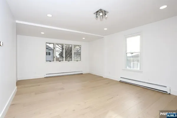 $2,600 | 105 Summit Avenue, Unit 1, Garfield, NJ 07026