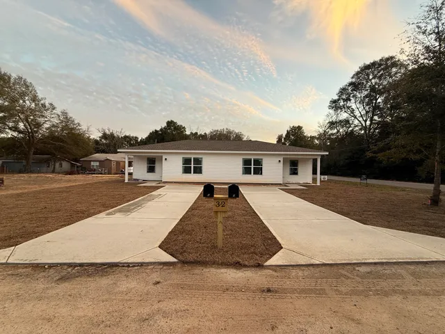 $1,250 | 32 Constitution Avenue, DeFuniak Springs, FL 32433
