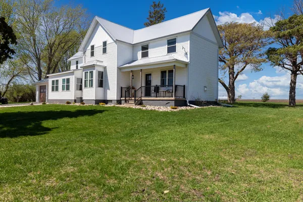 $690,000 | 13291 Pony Road, Belle Plaine, MN 56011