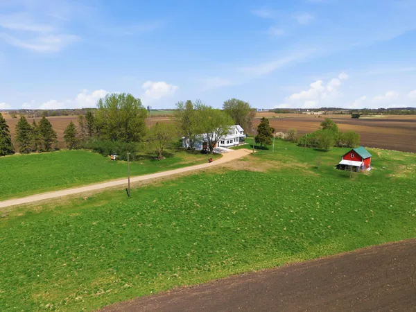 $690,000 | 13291 Pony Road, Belle Plaine, MN 56011