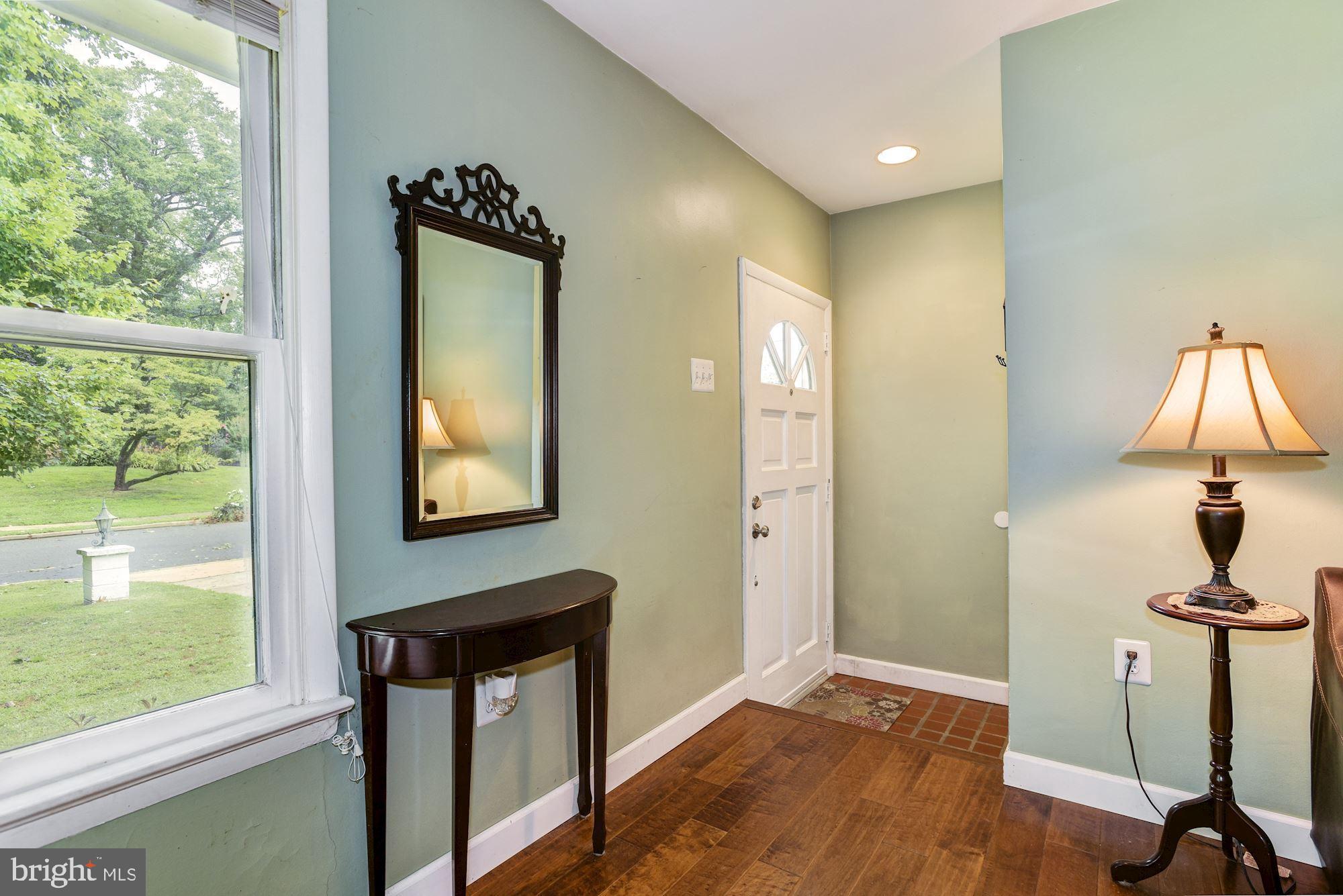516 Devon Road Moorestown, NJ 08057 - Photo 3 of 22 Entry