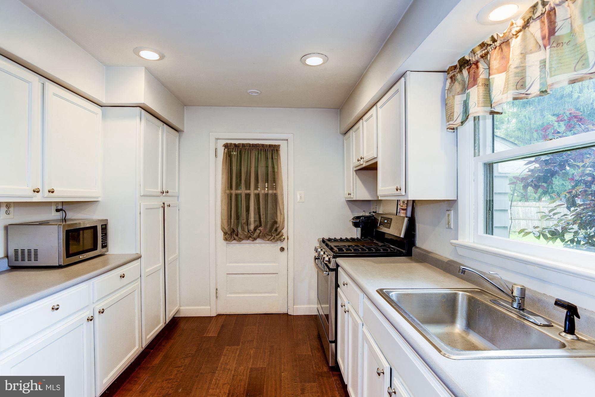 516 Devon Road Moorestown, NJ 08057 - Photo 10 of 22 Kitchen