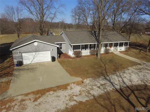 $265,000 | 301 March Road, Walnut Hill, IL 62893