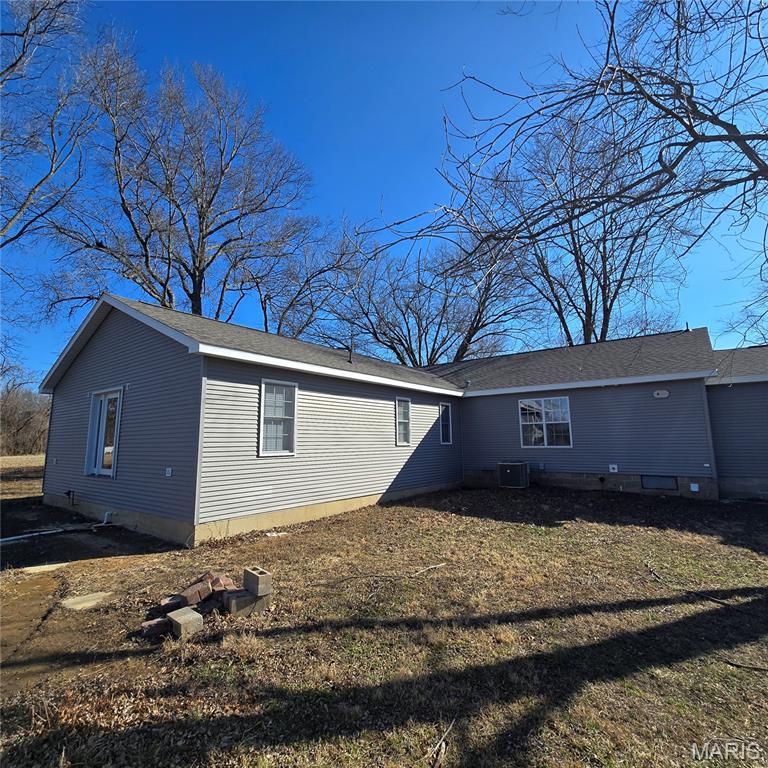 301 March Road Walnut Hill, IL 62893 - Photo 7 of 46