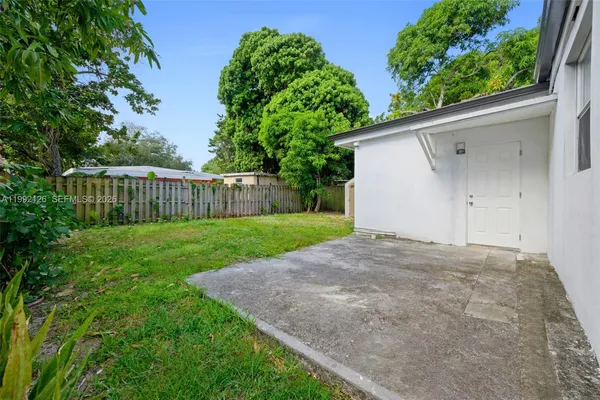 $2,700 | 9312 Northwest 3rd Avenue, Unit B, Miami, FL 33150