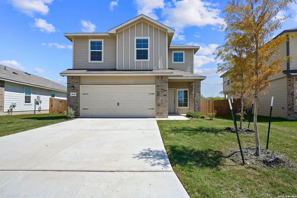 $1,850 | 15638 Clove Spice Way, Von Ormy, TX 78073