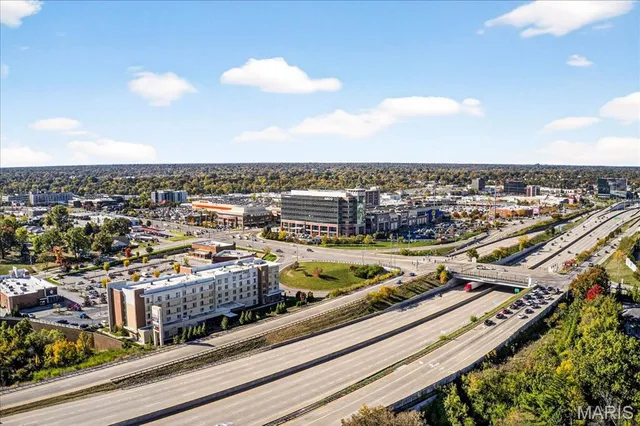 $1,050,000 | 8021 Bennett Avenue, Richmond Heights, MO 63117