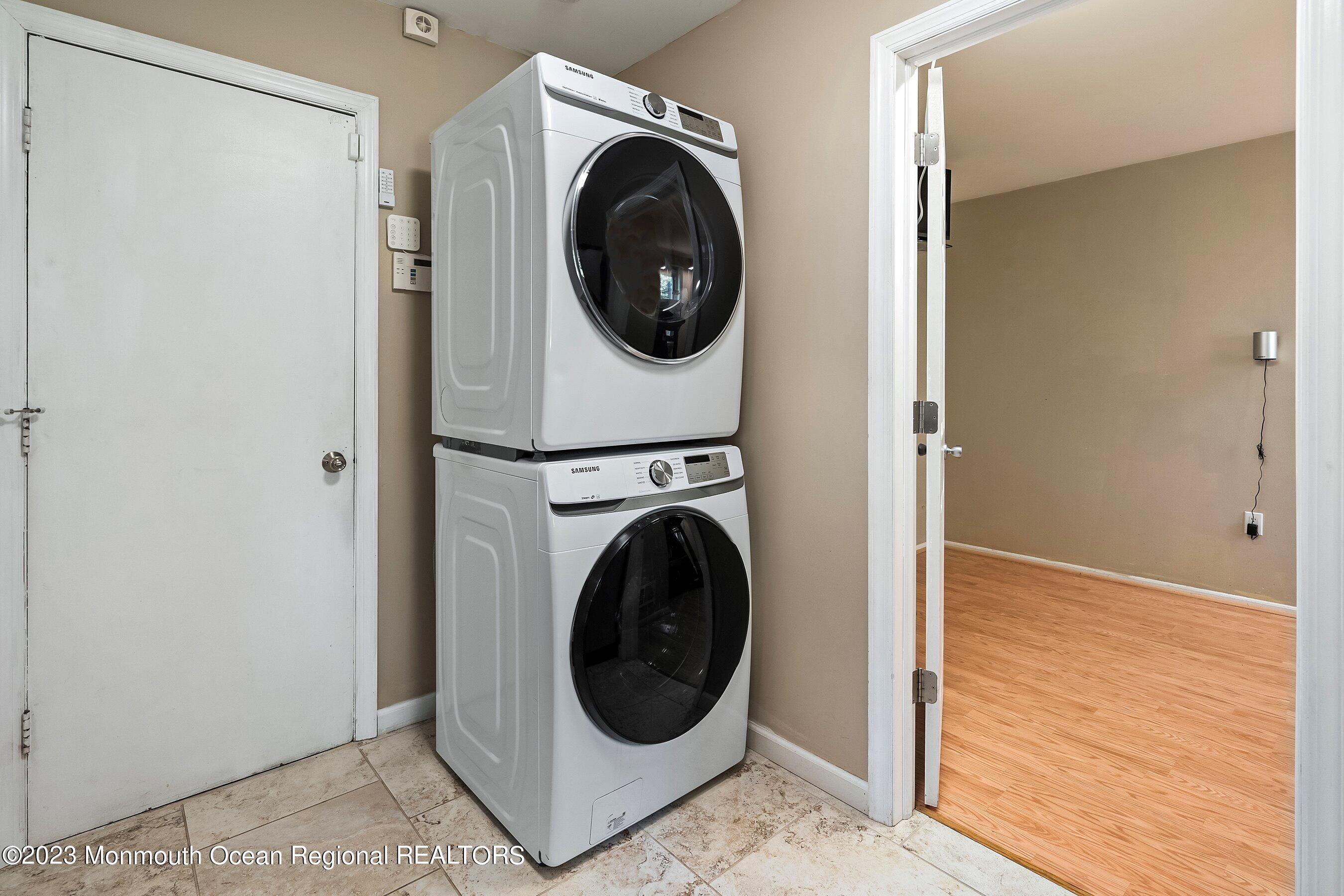 69 Bunker Hill Road Freehold, NJ 07728 - Photo 19 of 39 22-Laundry
