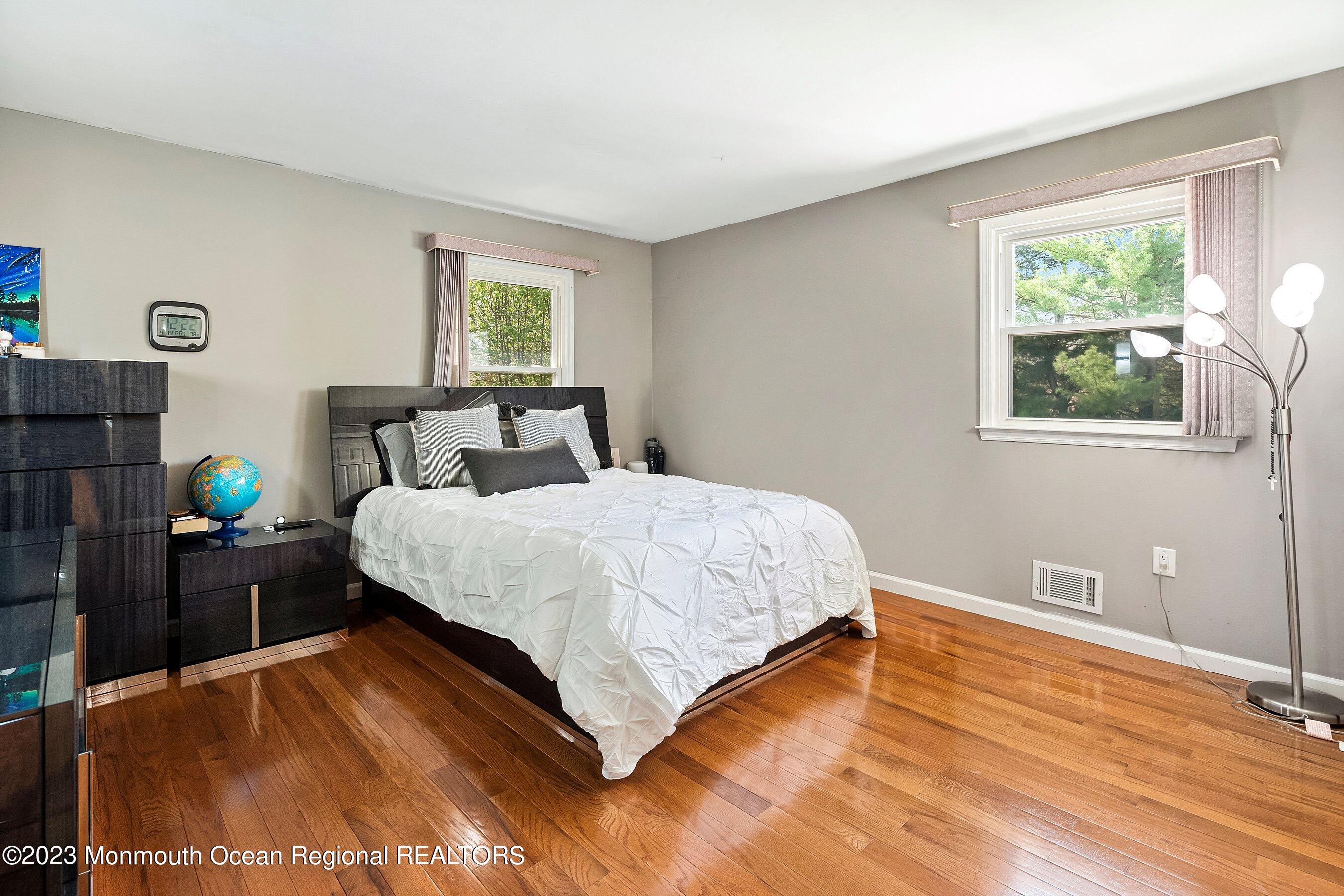 69 Bunker Hill Road Freehold, NJ 07728 - Photo 29 of 39 37-Bed 2 NO BOOKCASE