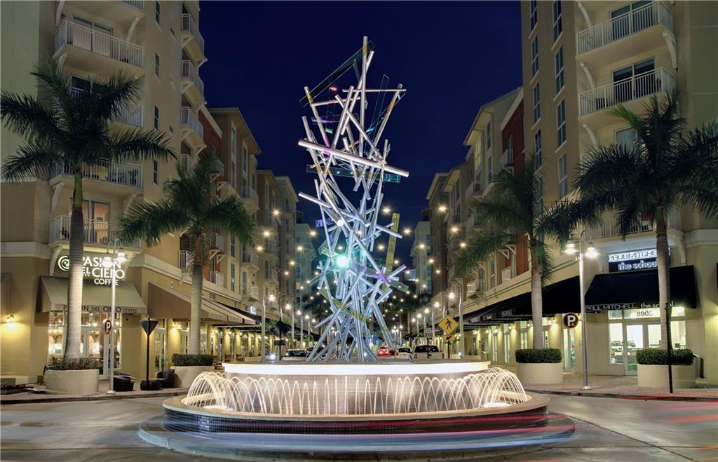 7275 Southwest 90th Way, Unit 504 Miami, FL 33156 - Photo 23 of 24 a view of fountain in front of building