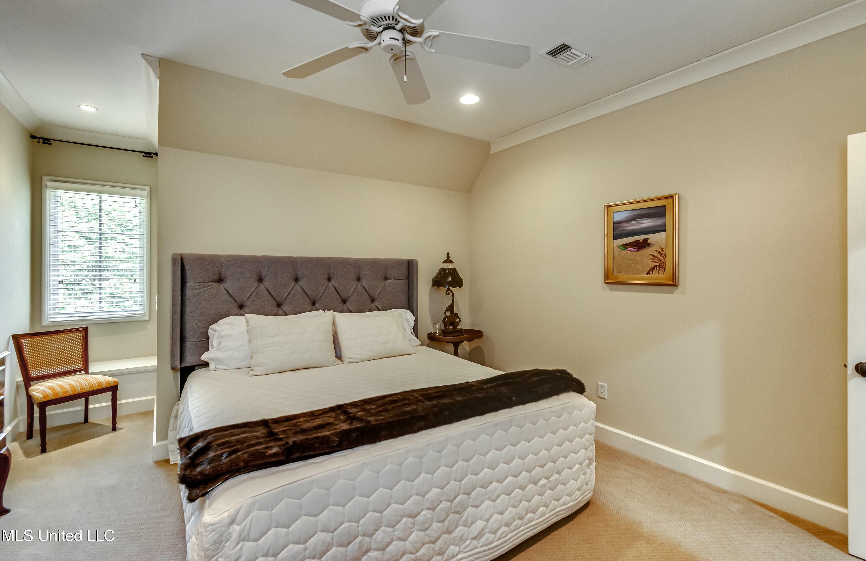 4156 Ridgewood Road Jackson, MS 39211 - Photo 54 of 68 4th bedroom (upstairs)