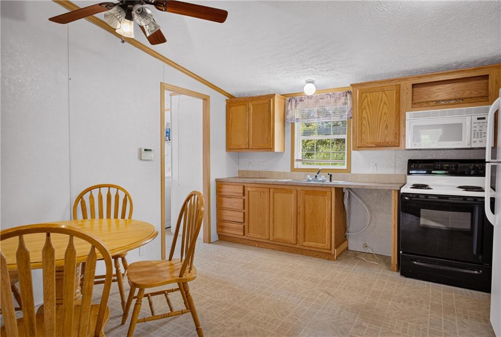 424 Castle Road Washington, PA 15301 - Photo 12 of 32