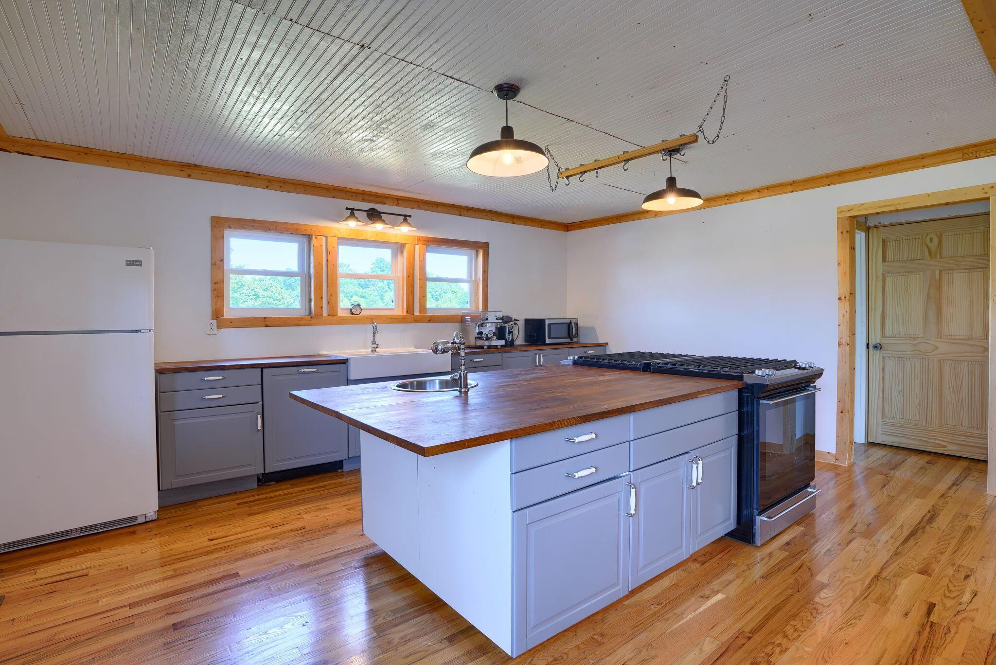9643 Walnut Dowler Road Logan, OH 43138 - Photo 19 of 72 9643 Walnut-Dowler Rd Kitchen