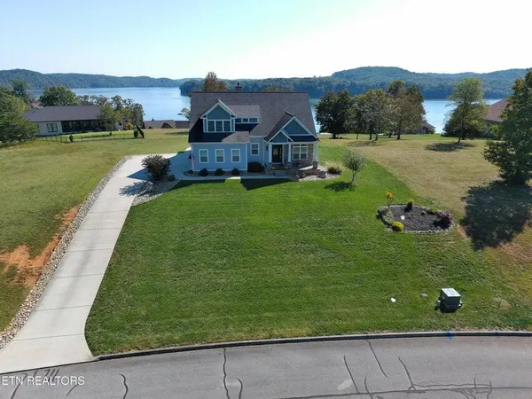 $767,900 | 233 Serenity Drive, Harriman, TN 37748