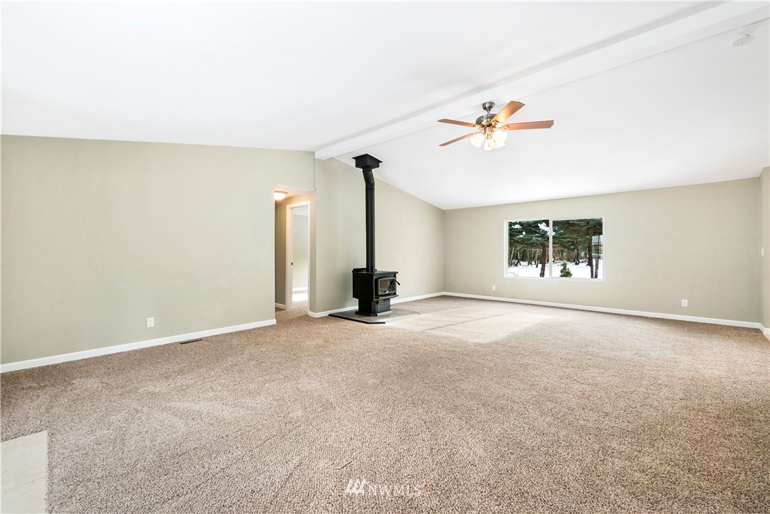 637 Southwest Lider Road Port Orchard, WA 98367 - Photo 4 of 17 Gallery Image 4