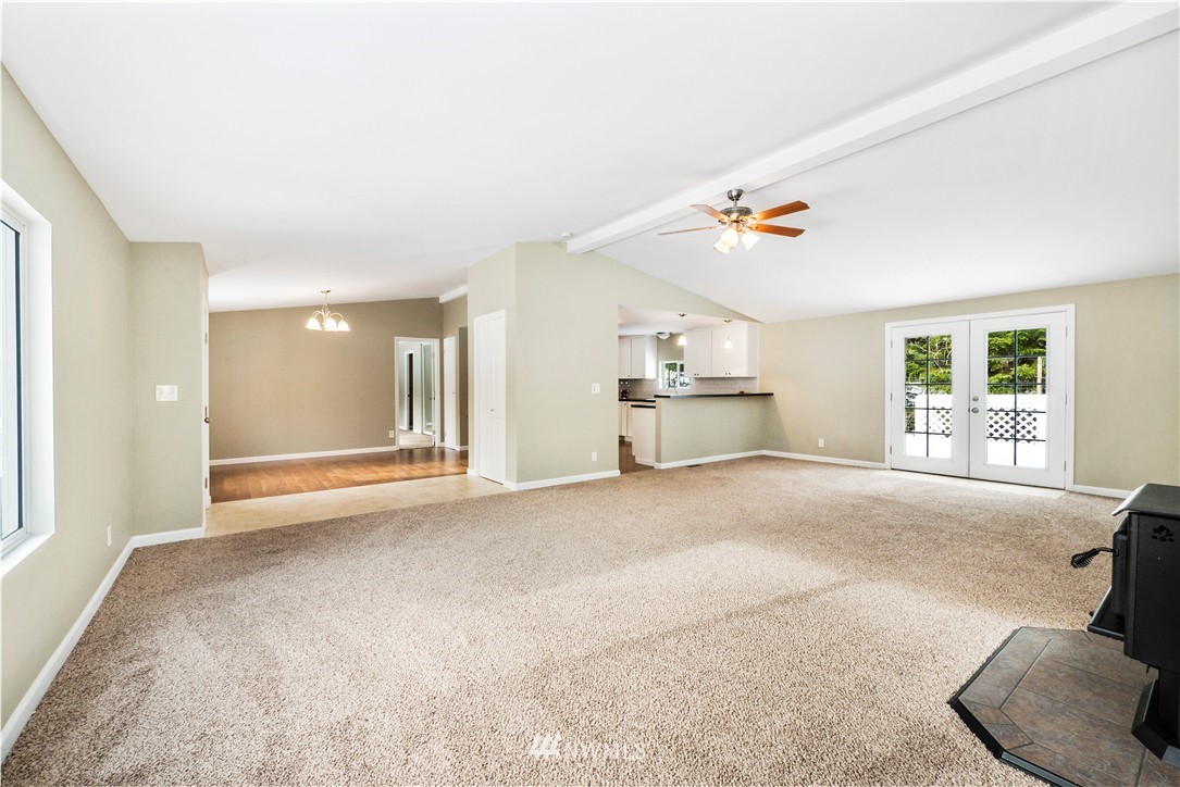 637 Southwest Lider Road Port Orchard, WA 98367 - Photo 5 of 17 Gallery Image 5