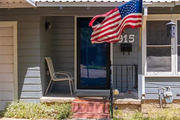 $89,900 | 915 South Neches Street, Coleman, TX 76834