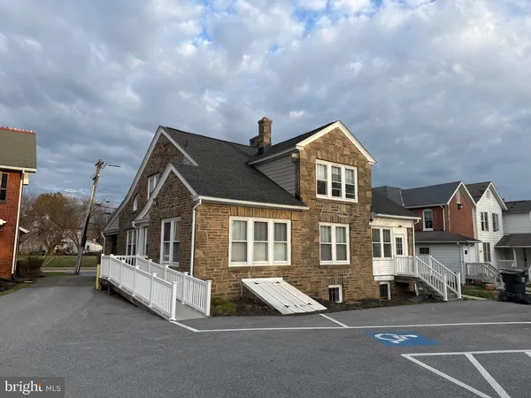 $1,200 | 29 North 3rd Street, Unit 1, Oxford, PA 19363