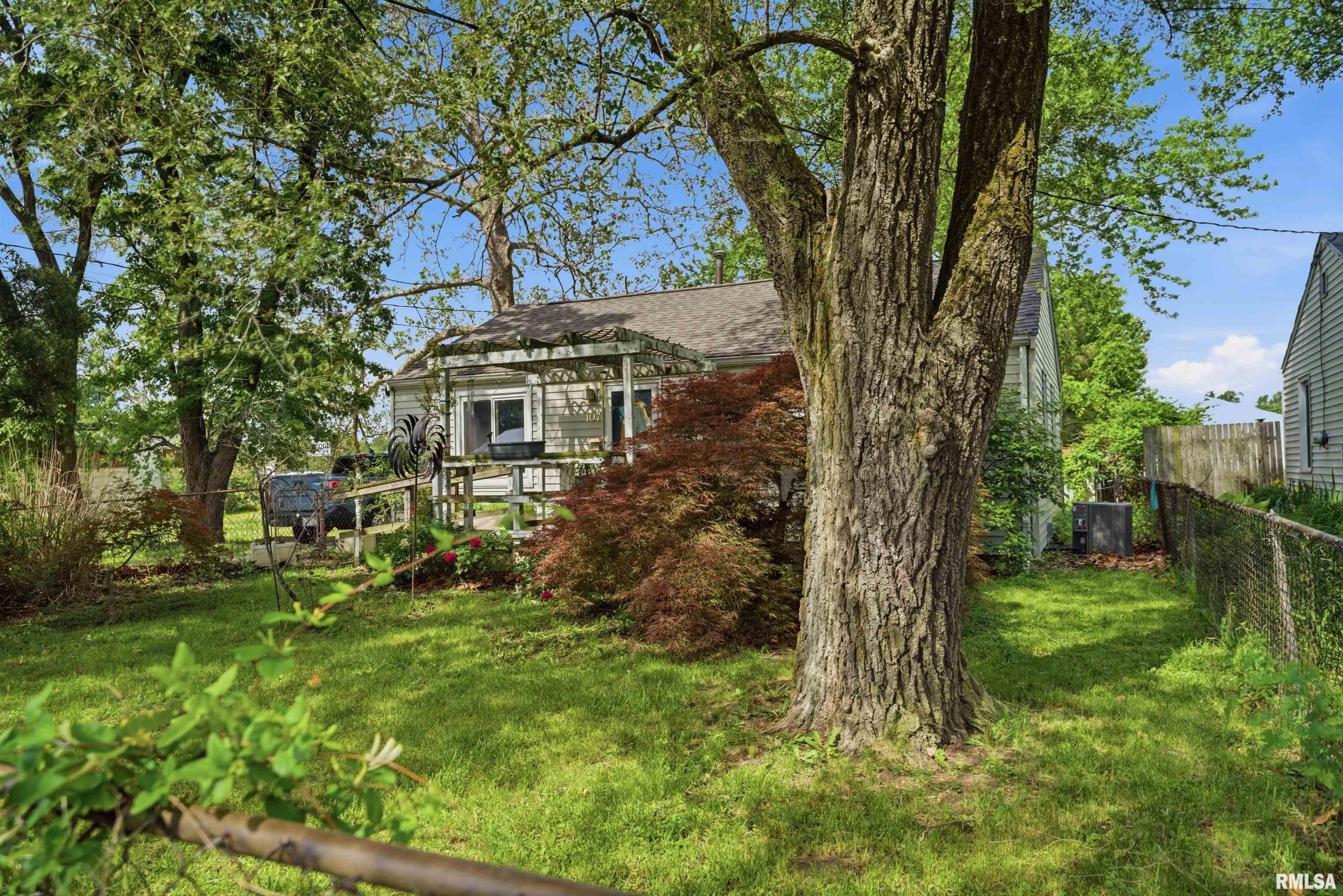 107 Florida Avenue Washington, IL 61571 - Photo 2 of 19