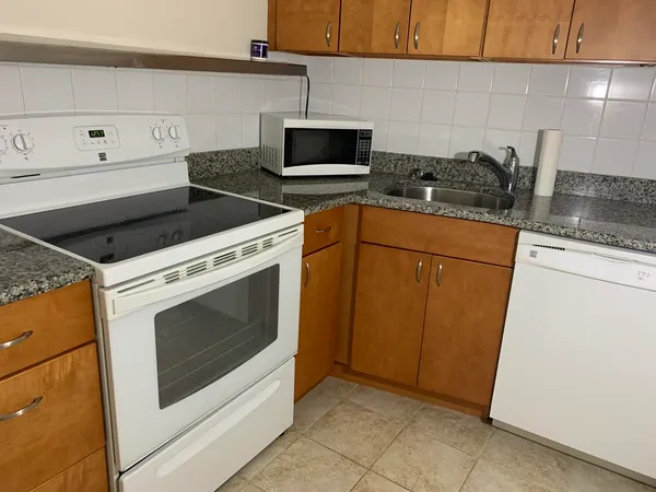 $1,850 | 300 North State Street, Unit 2627, Chicago, IL 60654